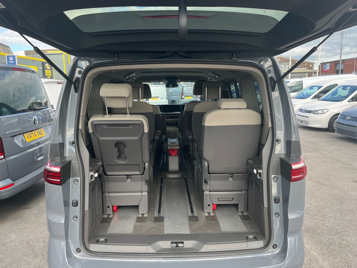 Used Volkswagen Multivan 2025 for sale - 75902932: Photo 11