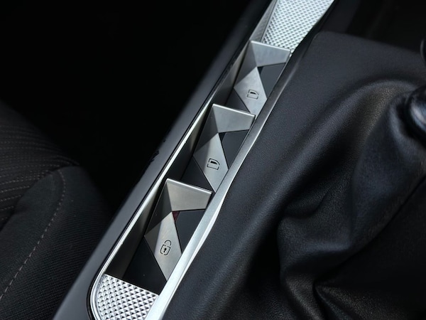 Used DS Automobiles DS 3 Crossback 2020 for sale - 76081023: Photo 12