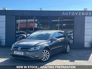 Volkswagen - Golf