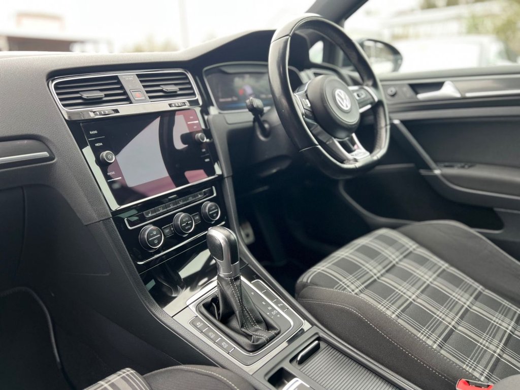 Used Volkswagen Golf 2018 for sale - 78110497: Photo 22