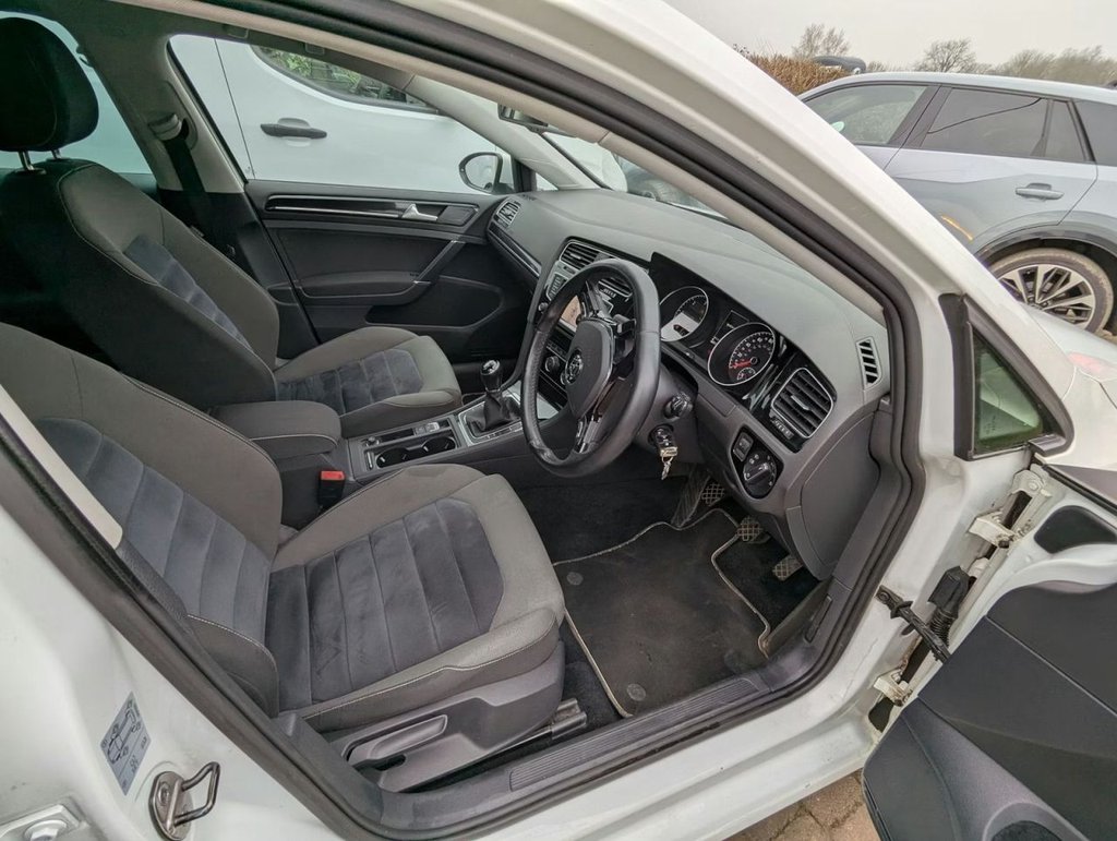 Used Volkswagen Golf 2013 for sale - 77937065: Photo 3