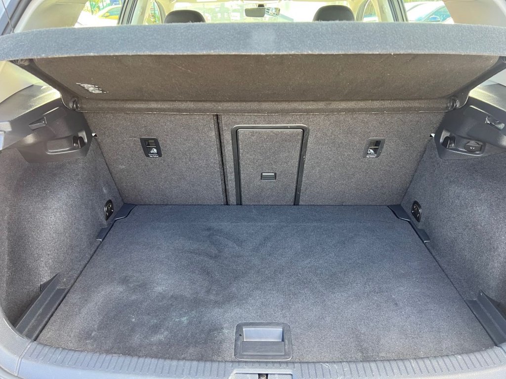 Used Volkswagen Golf 2017 for sale - 76356763: Photo 17