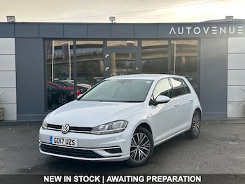 Volkswagen - Golf