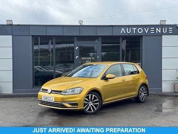Volkswagen - Golf