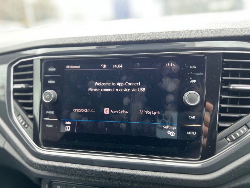 Used Volkswagen T-Roc 2018 for sale - 77680618: Photo 10