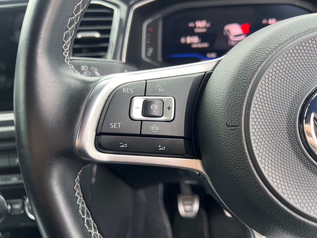 Used Volkswagen T-Roc 2018 for sale - 77680618: Photo 14