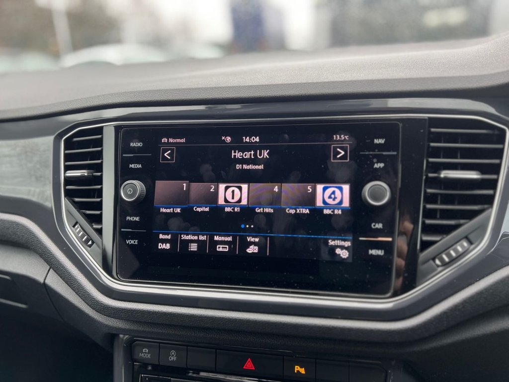 Used Volkswagen T-Roc 2018 for sale - 77680618: Photo 8