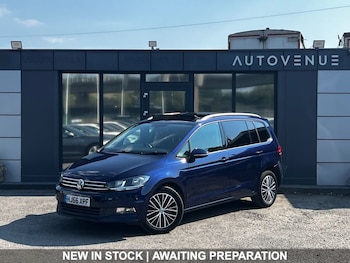 Used Volkswagen Touran 2016 for sale - 79276116: Photo