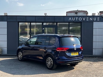 Used Volkswagen Touran 2016 for sale - 79276116: Photo