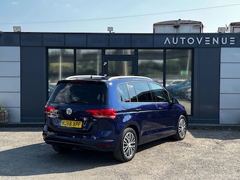 Used Volkswagen Touran 2016 for sale - 79276116: Photo
