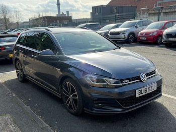 Used Volkswagen Golf 2018 for sale - 77667507: Photo