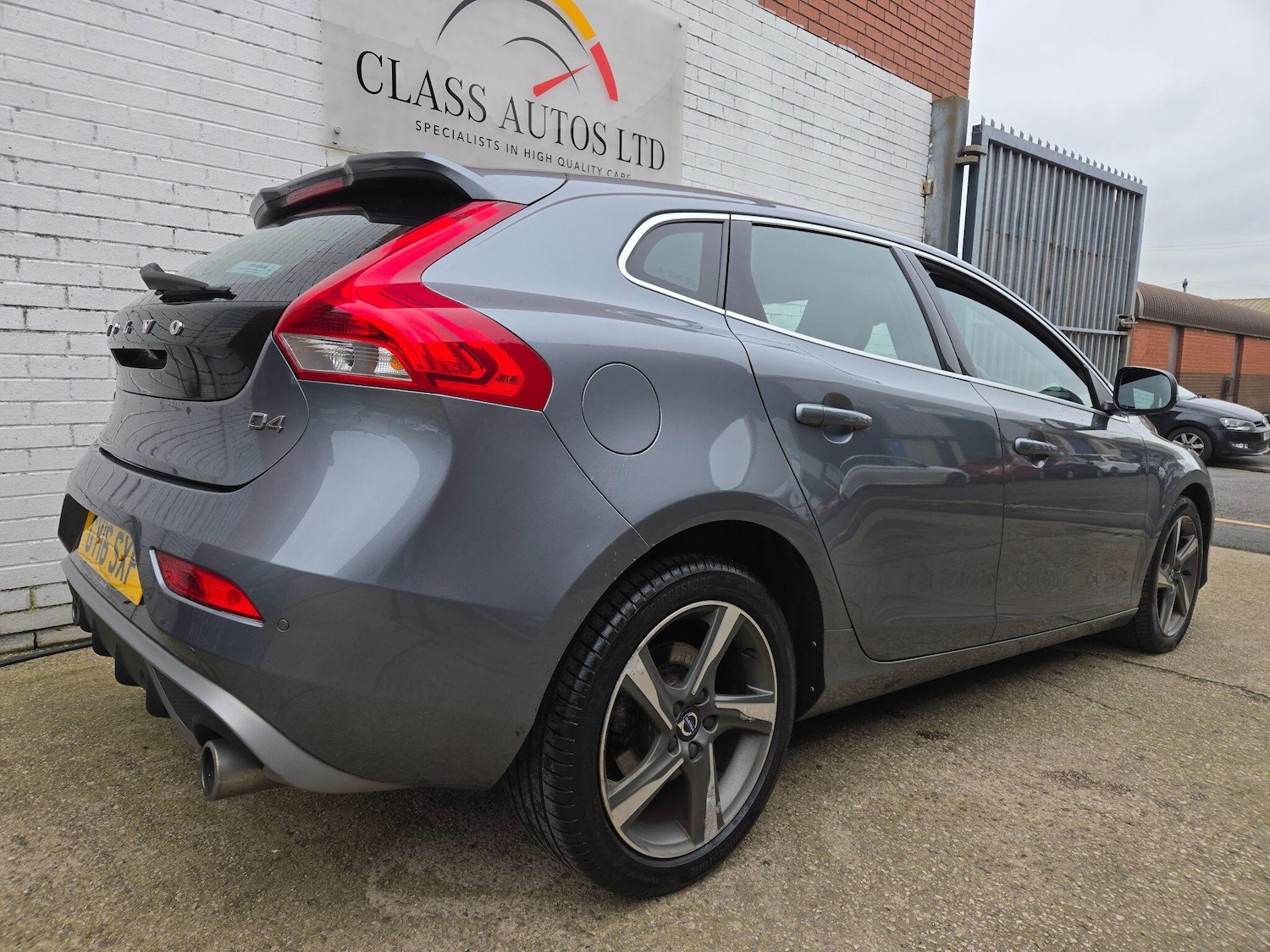 Used Volvo V40 2016 for sale - 77799260: Photo 11