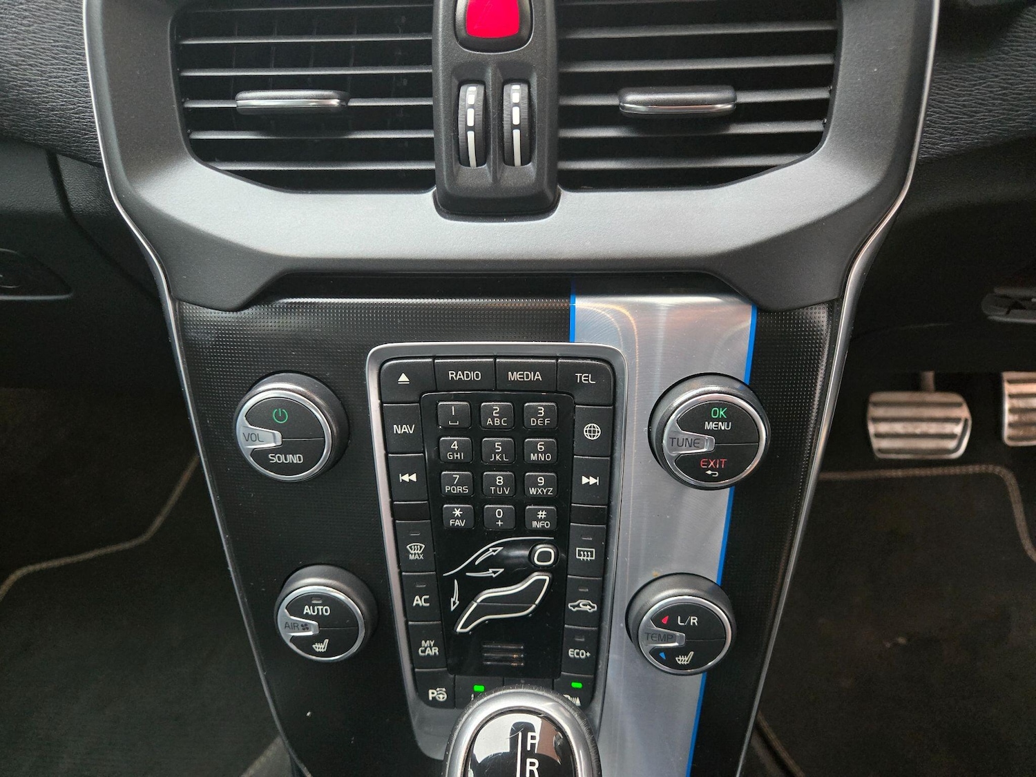 Used Volvo V40 2016 for sale - 77799260: Photo 24