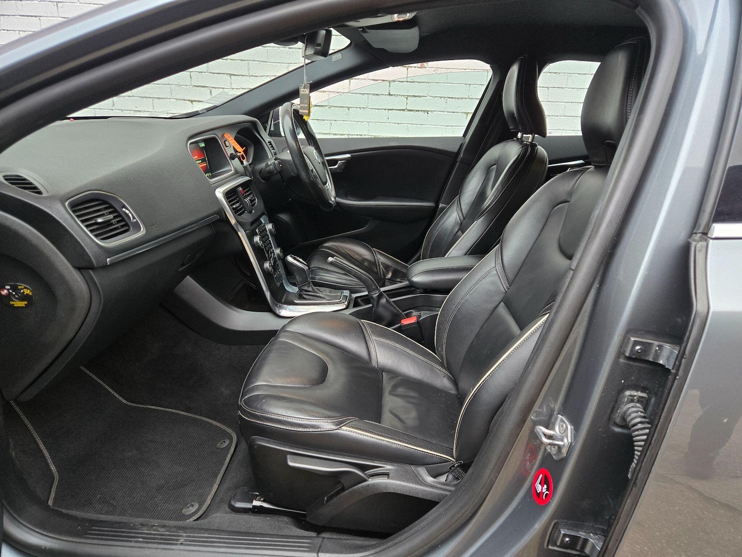 Used Volvo V40 2016 for sale - 77799260: Photo 33