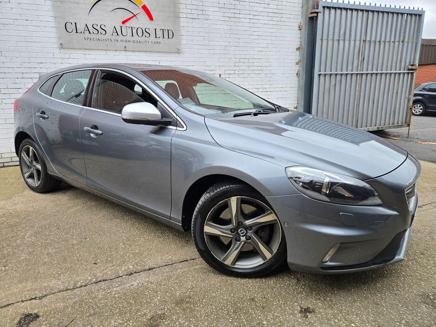 Used Volvo V40 2016 for sale - 77799260: Photo 34