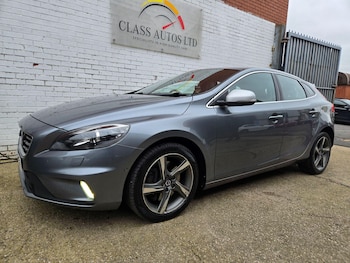 Used Volvo V40 2016 for sale - 77799260: Photo