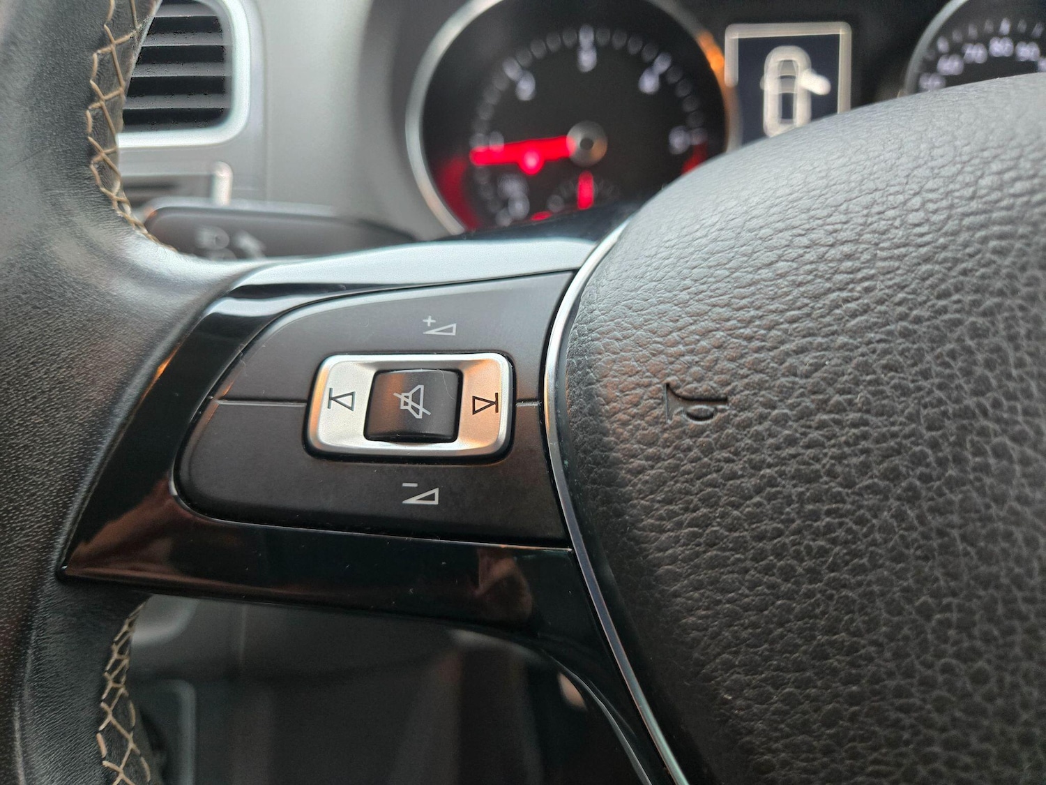 Used Volkswagen Polo for sale - 77824554: Photo 22