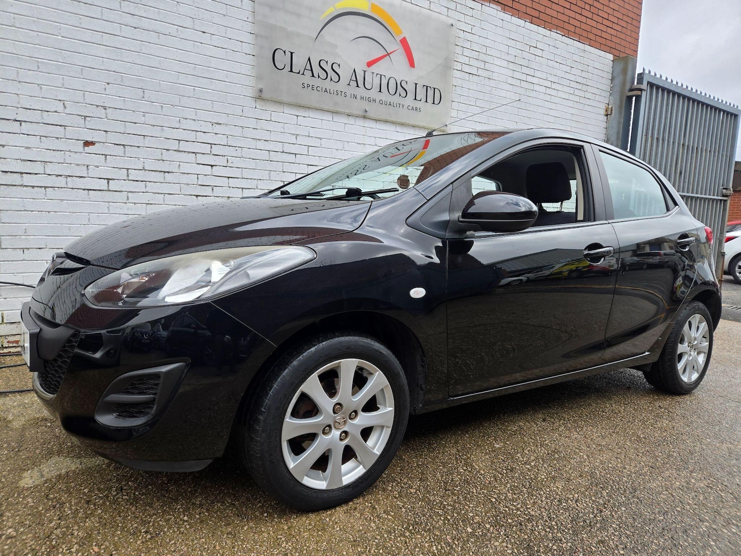 Used Mazda Mazda2 2011 for sale - 78086489: Photo 4