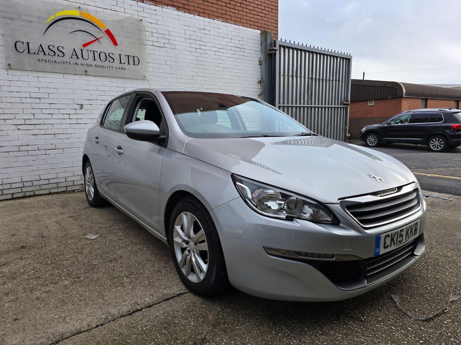 Used Peugeot 308 2015 for sale - 76613305: Photo 2