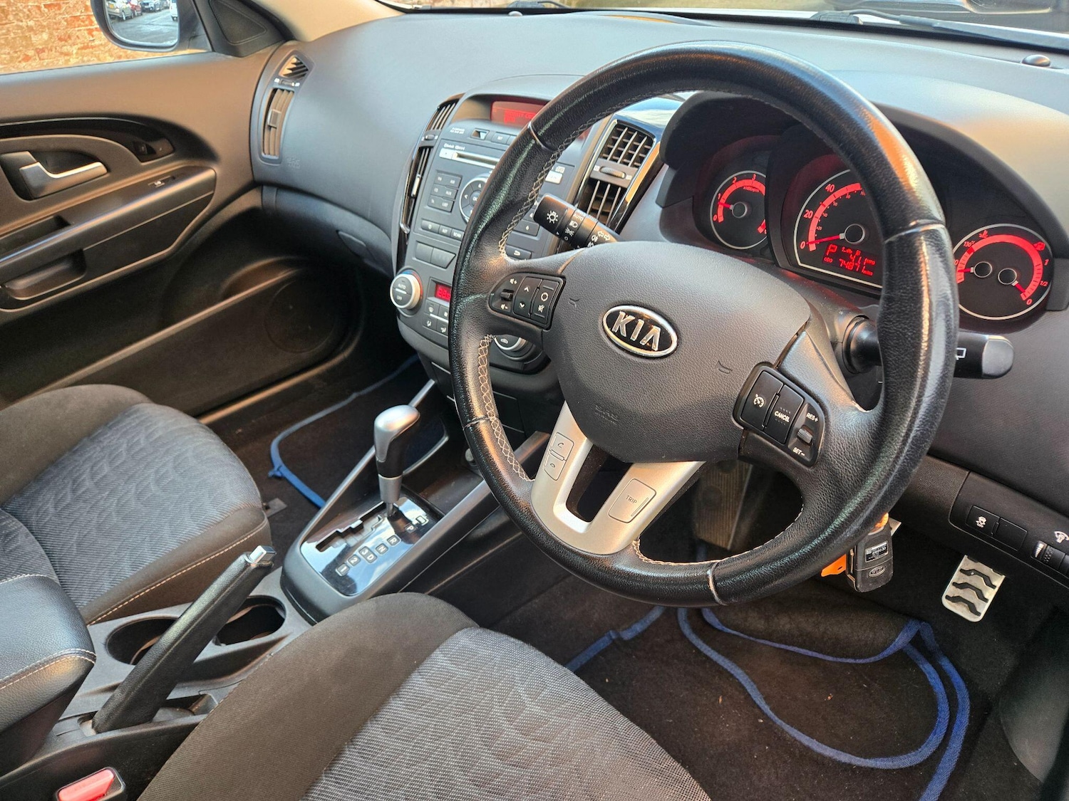 Used Kia Ceed 2012 for sale - 76398933: Photo 14