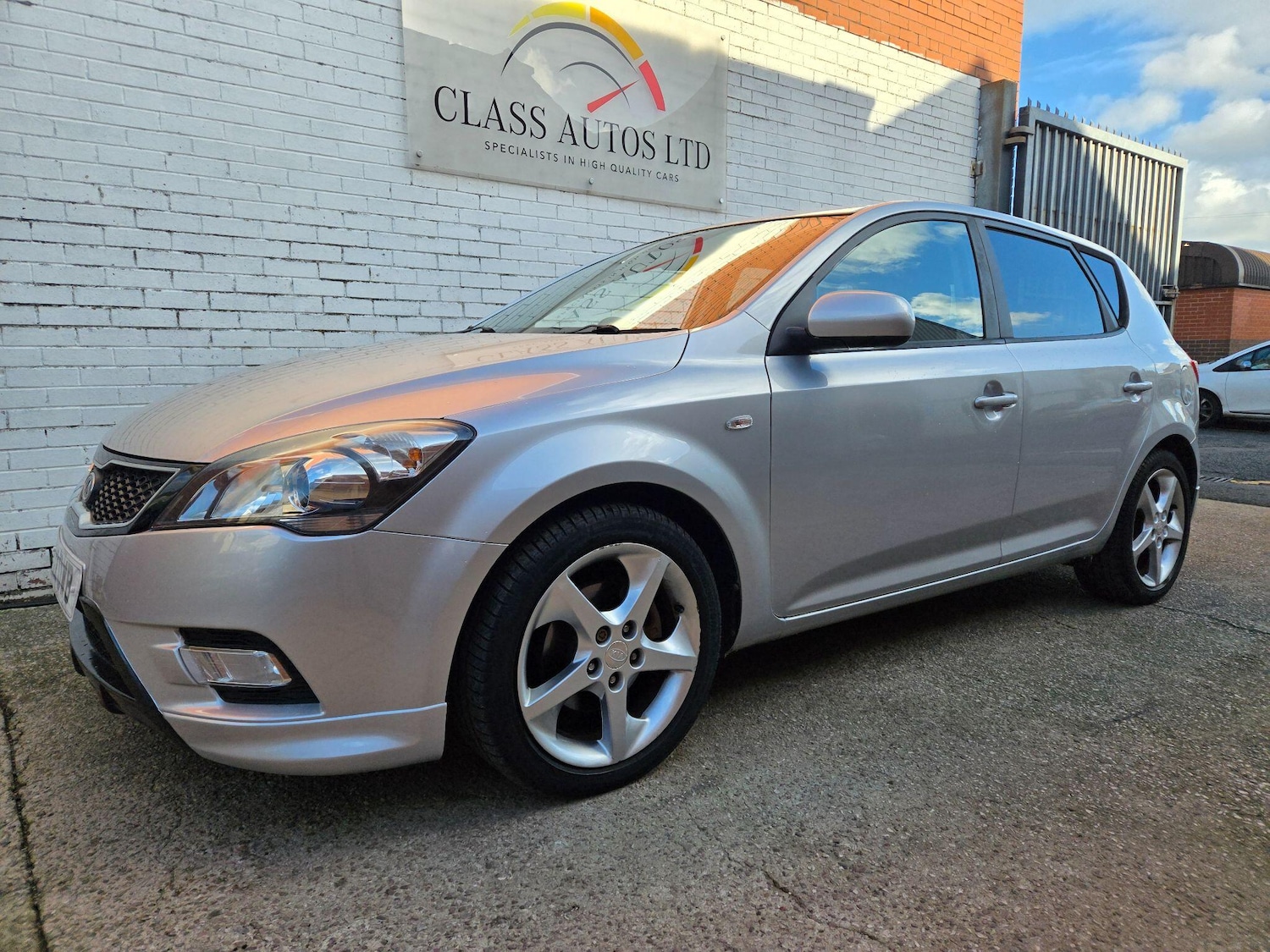 Used Kia Ceed 2012 for sale - 76398933: Photo 4