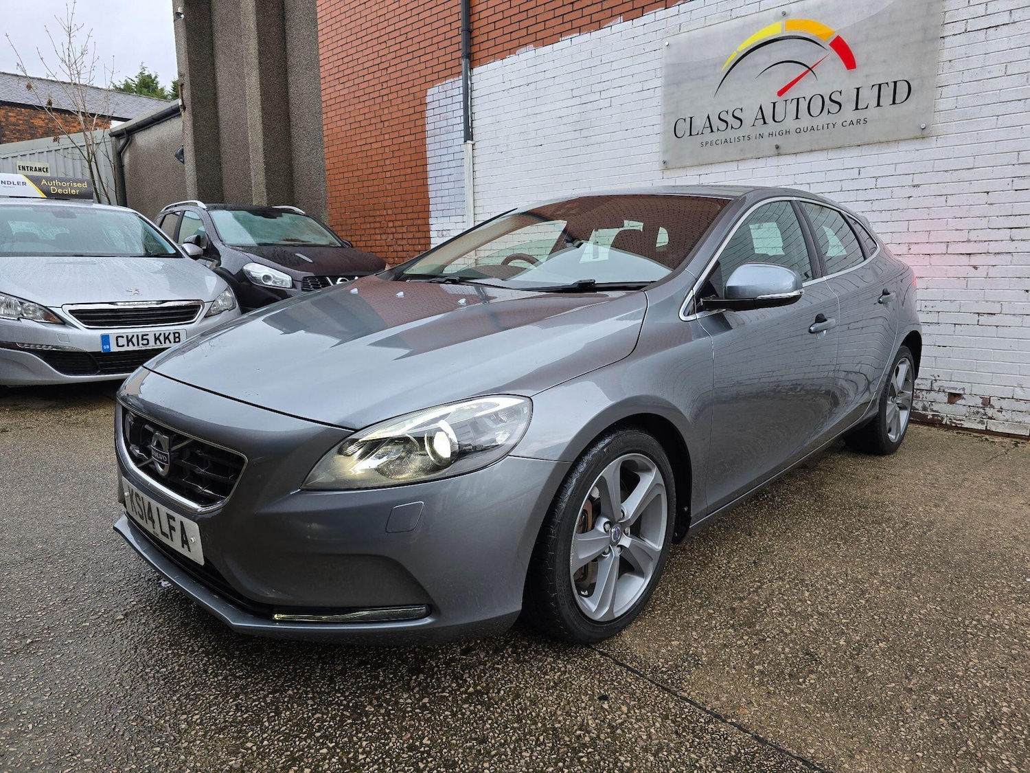 Used Volvo V40 2014 for sale - 76976646: Photo 10
