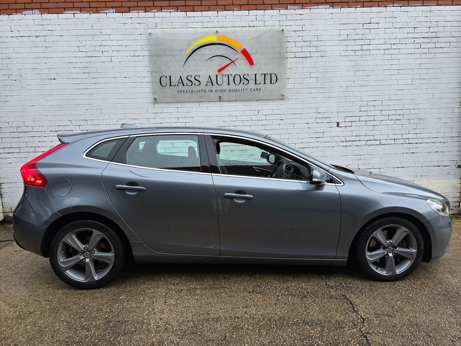 Used Volvo V40 2014 for sale - 76976646: Photo 13