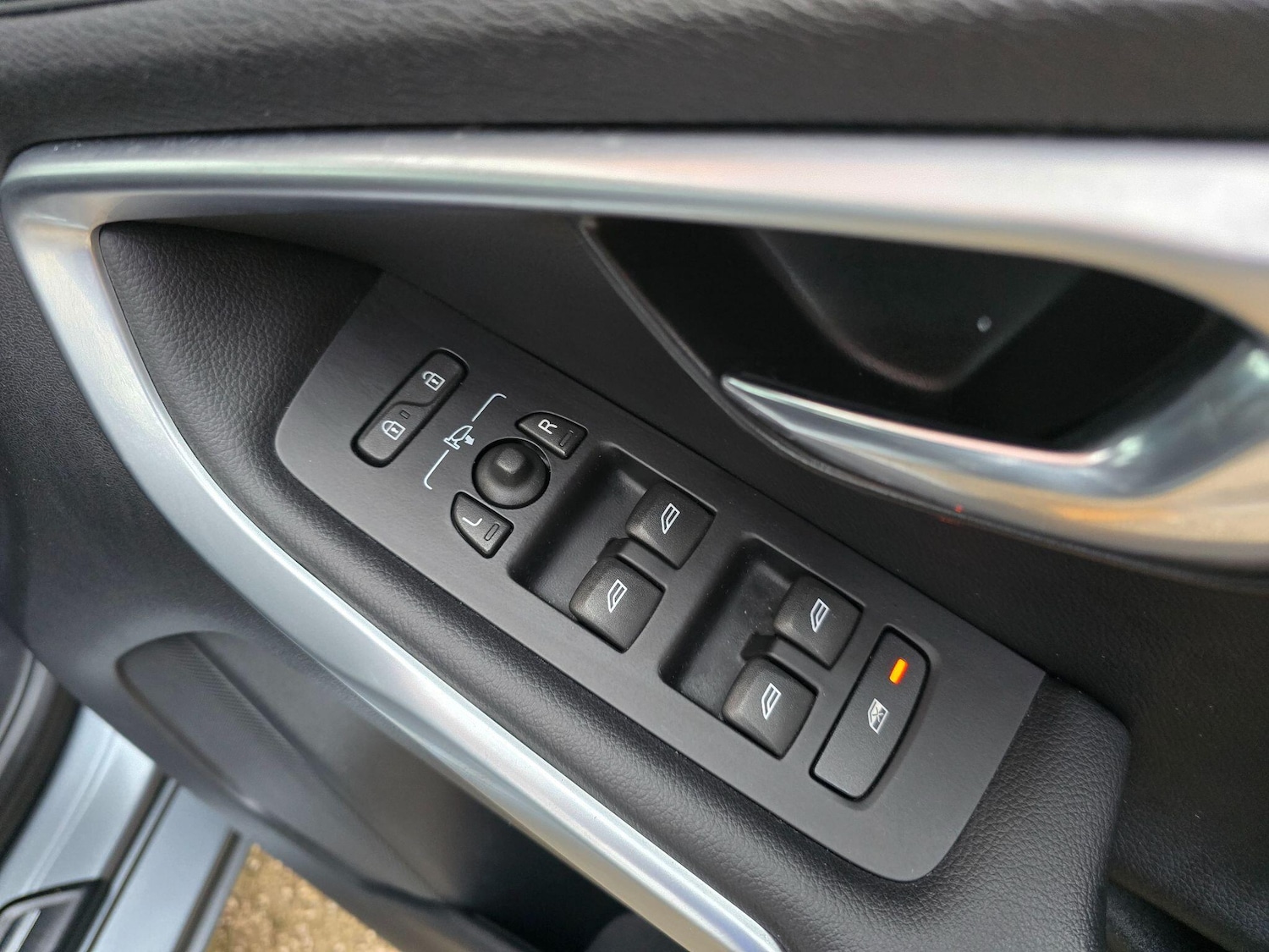 Used Volvo V40 2014 for sale - 76976646: Photo 19