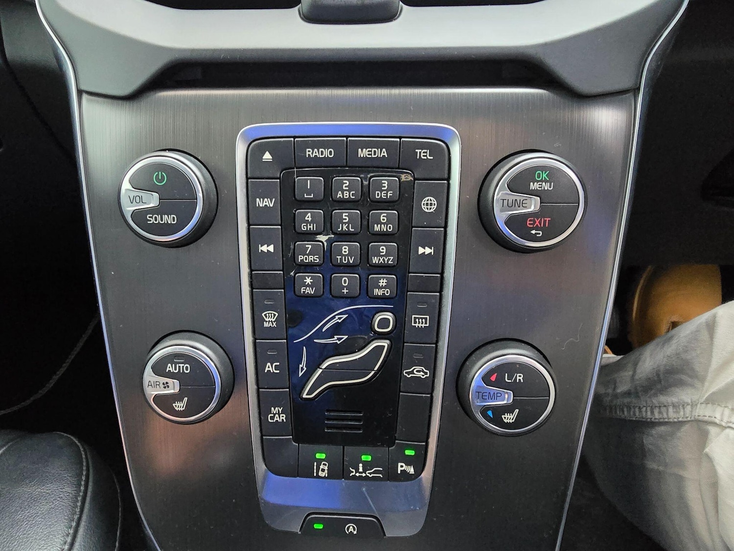 Used Volvo V40 2014 for sale - 76976646: Photo 20