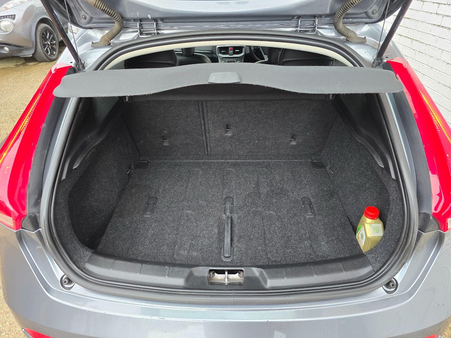 Used Volvo V40 2014 for sale - 76976646: Photo 25