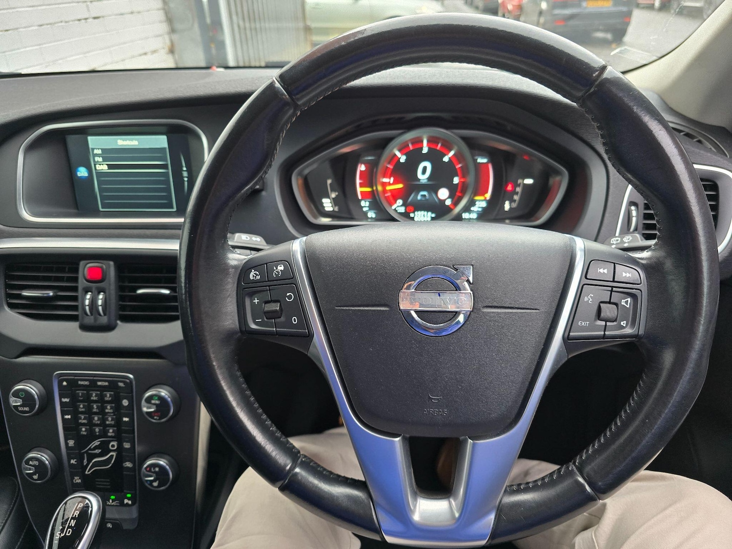 Used Volvo V40 2014 for sale - 76976646: Photo 26