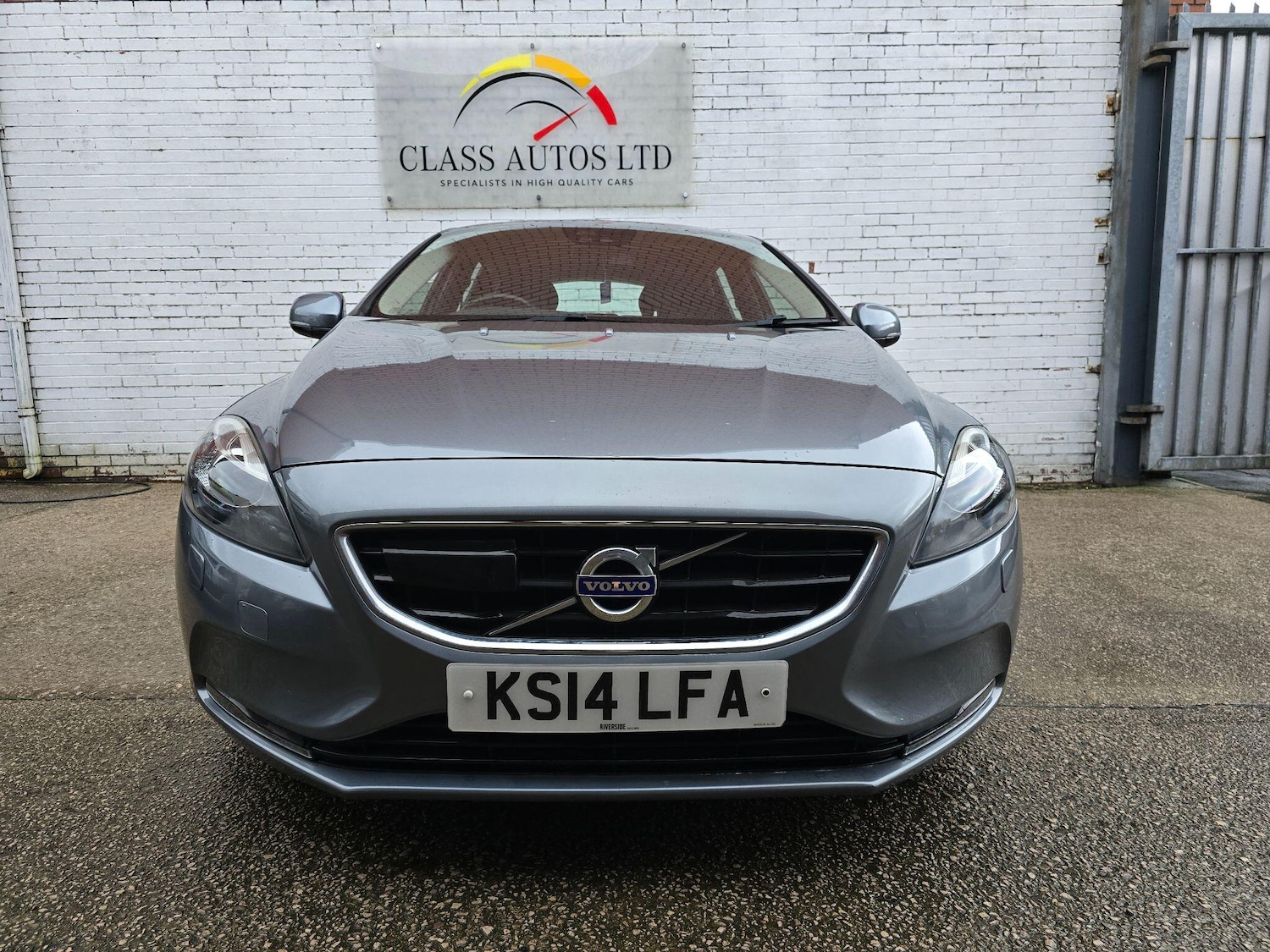 Used Volvo V40 2014 for sale - 76976646: Photo 3