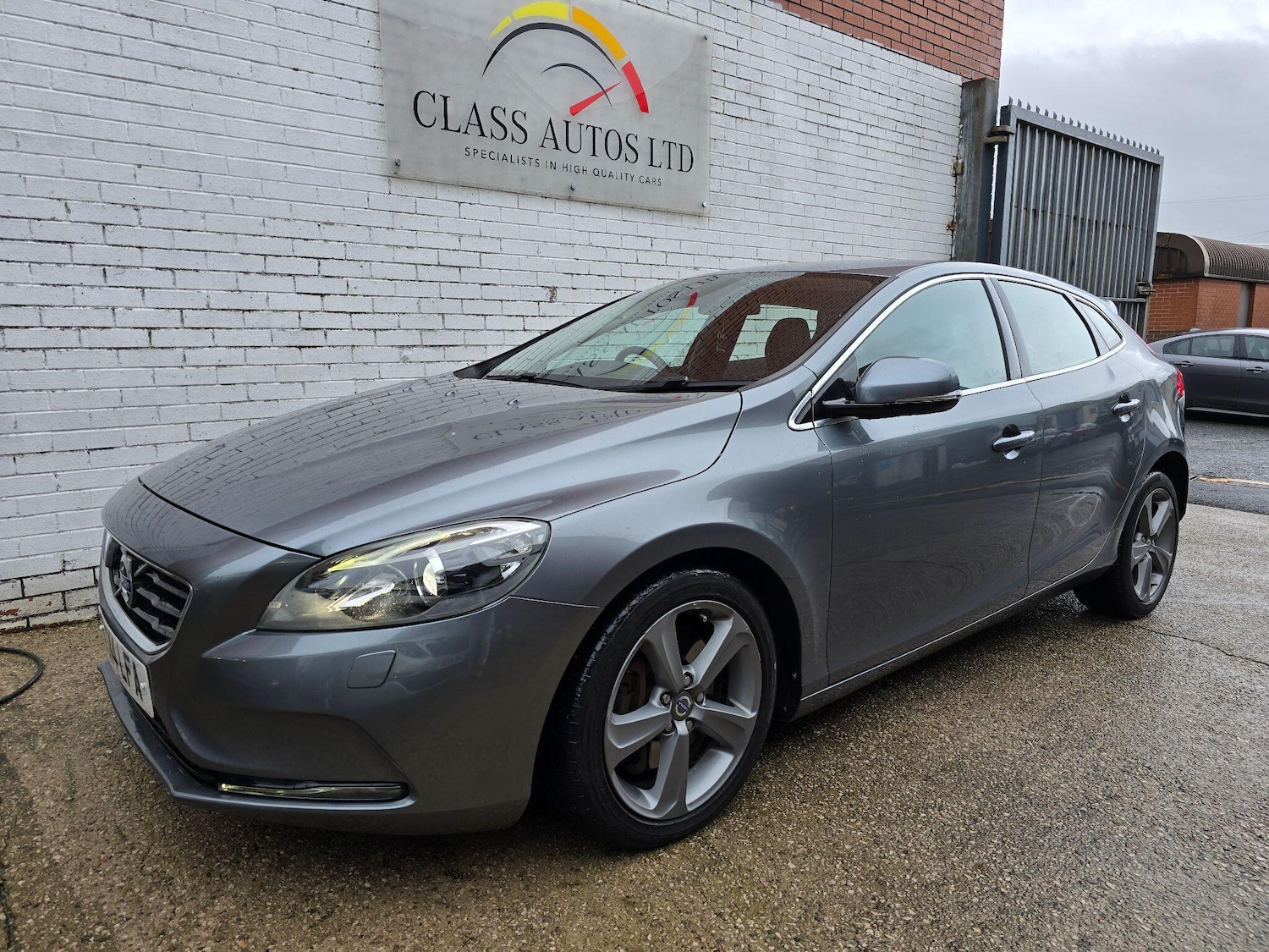 Used Volvo V40 2014 for sale - 76976646: Photo 4