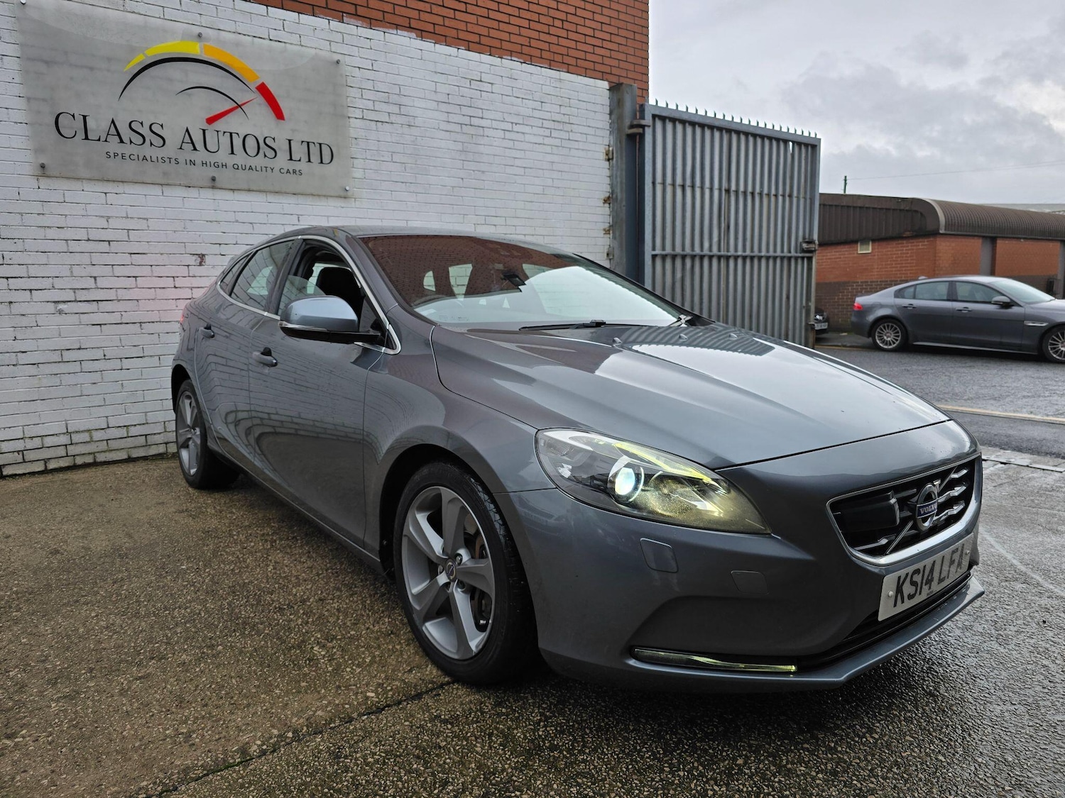 Used Volvo V40 2014 for sale - 76976646: Photo 6