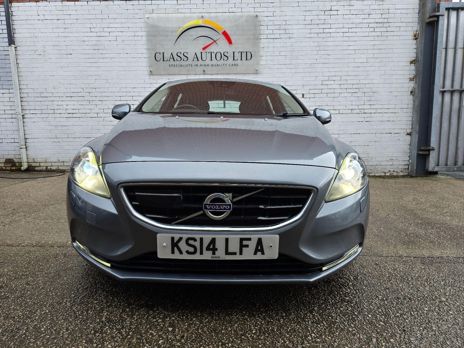 Used Volvo V40 2014 for sale - 76976646: Photo 8