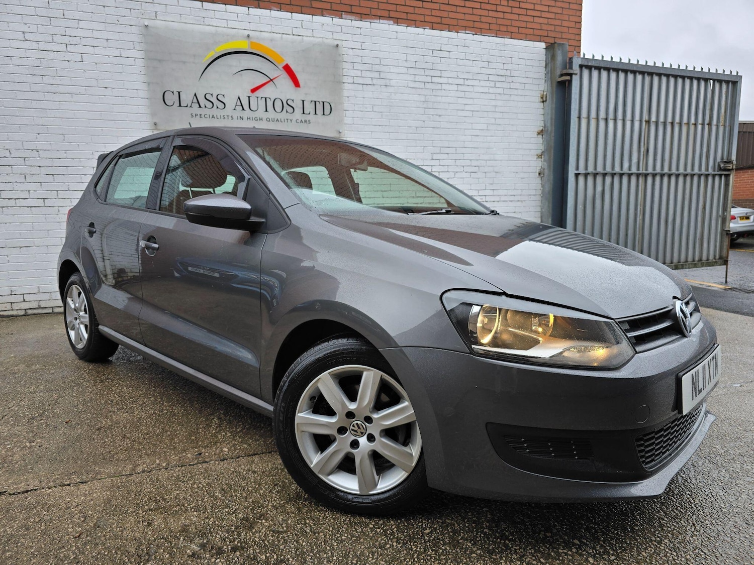 Used Volkswagen Polo 2011 for sale - 76136729: Photo 1