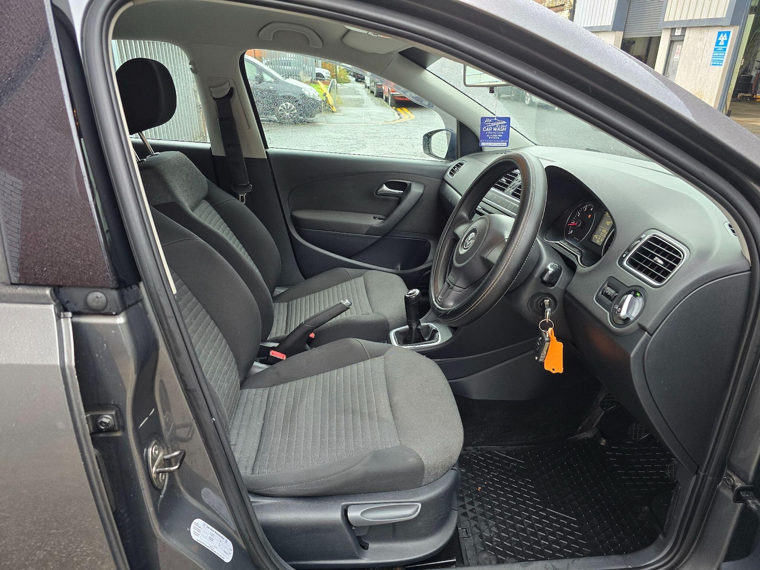 Used Volkswagen Polo 2011 for sale - 76136729: Photo 13