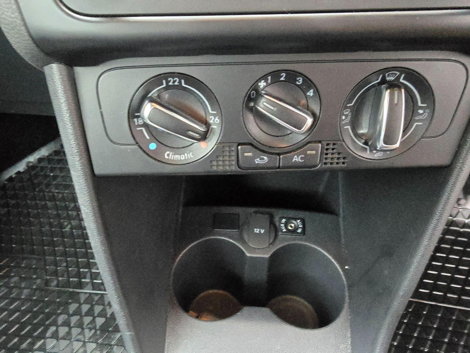 Used Volkswagen Polo 2011 for sale - 76136729: Photo 17
