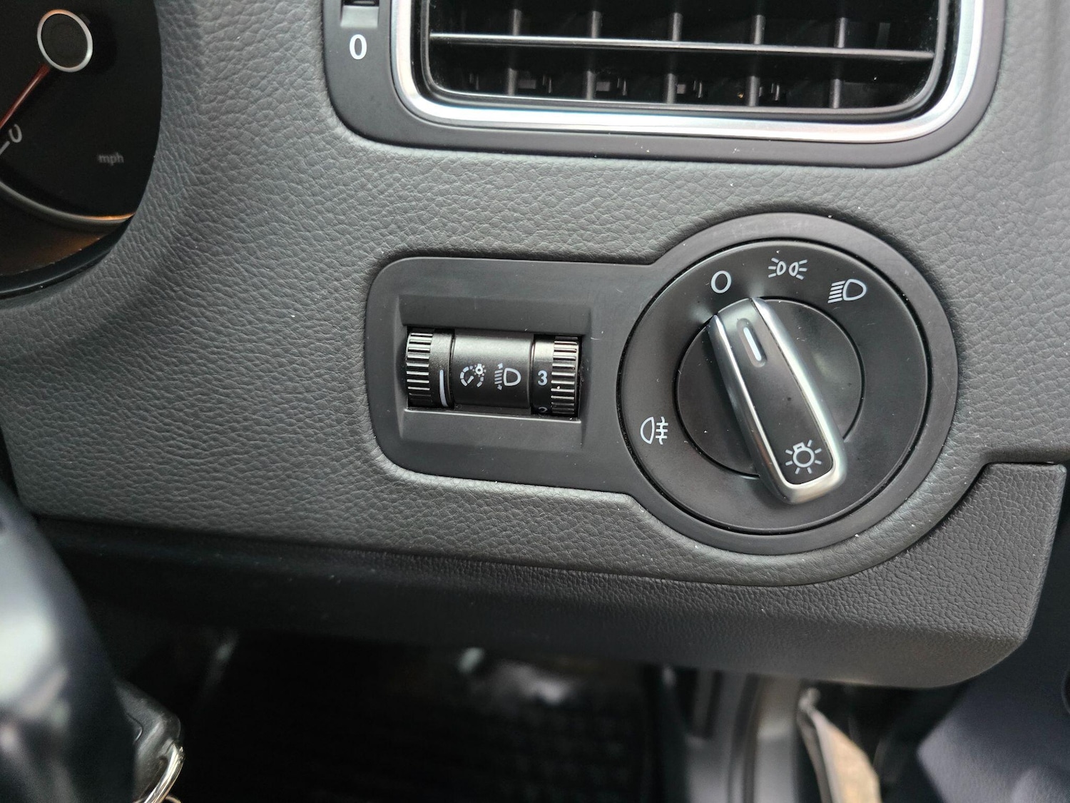 Used Volkswagen Polo 2011 for sale - 76136729: Photo 18