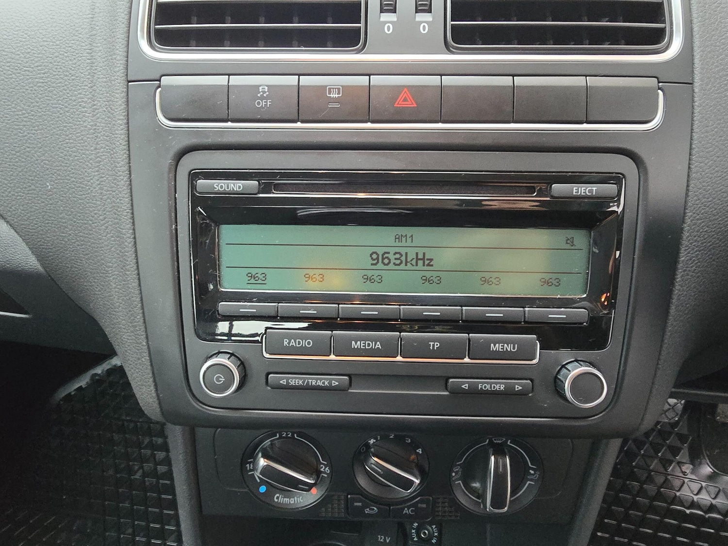 Used Volkswagen Polo 2011 for sale - 76136729: Photo 21