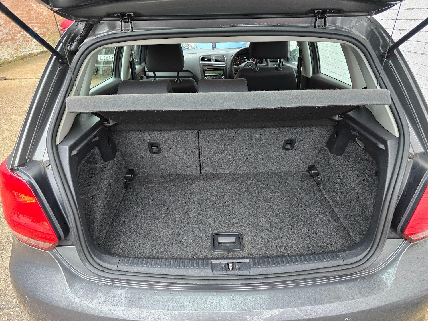Used Volkswagen Polo 2011 for sale - 76136729: Photo 28