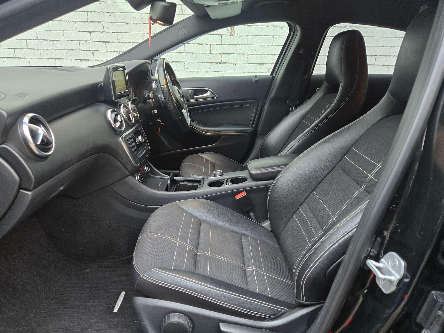 Used Mercedes-Benz A-Class 2014 for sale - 77376409: Photo 31