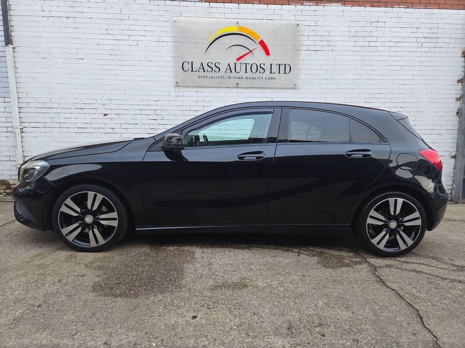 Used Mercedes-Benz A-Class 2014 for sale - 77376409: Photo 8