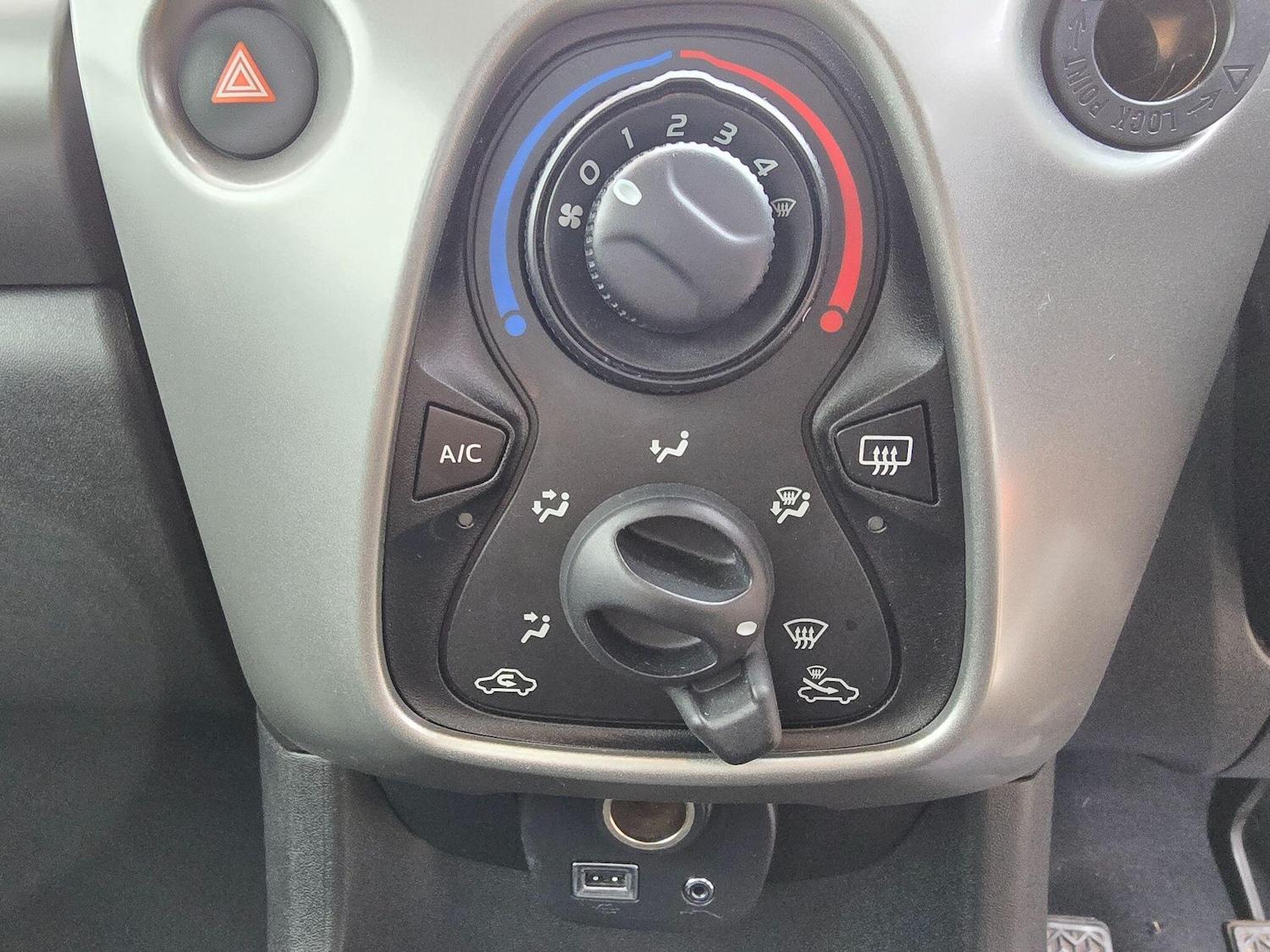 Used Citroen C1 2015 for sale - 77598130: Photo 15