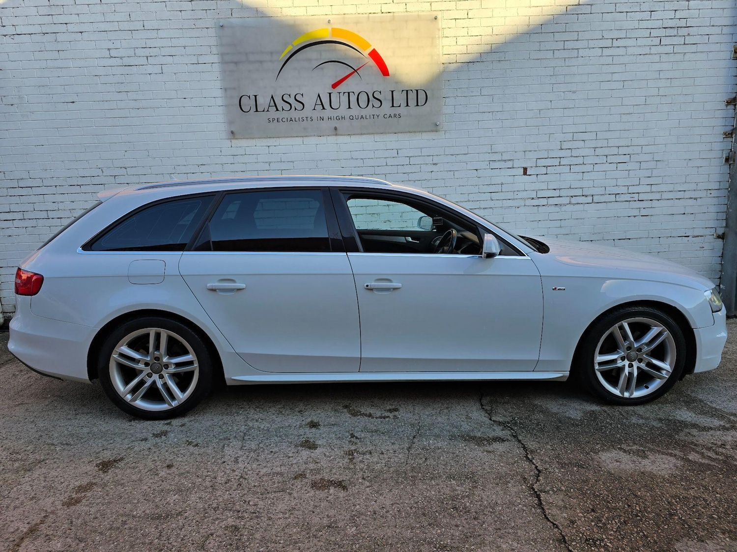 Used Audi A4 2014 for sale - 76780756: Photo 2