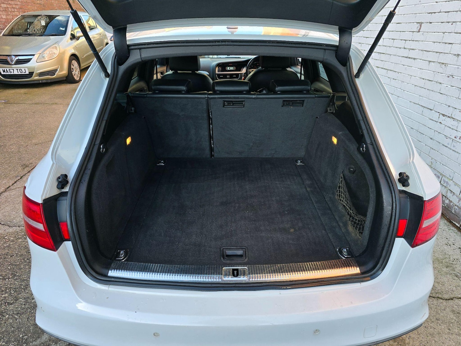 Used Audi A4 2014 for sale - 76780756: Photo 24