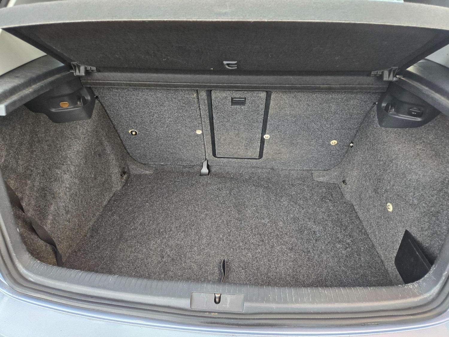 Used Volkswagen Golf 2011 for sale - 77892827: Photo 24