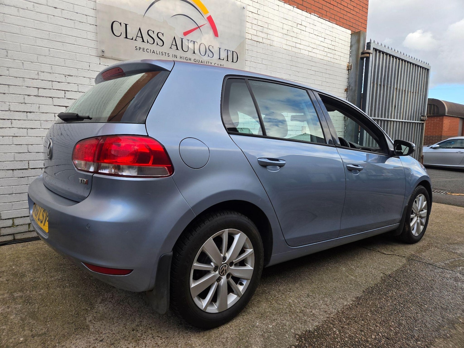 Used Volkswagen Golf 2011 for sale - 77892827: Photo 9
