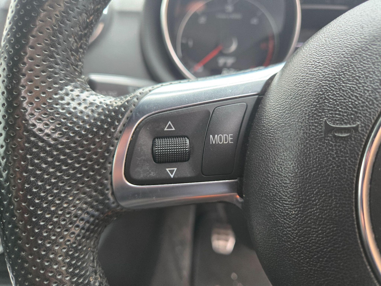 Used Audi TT 2011 for sale - 77279398: Photo 18