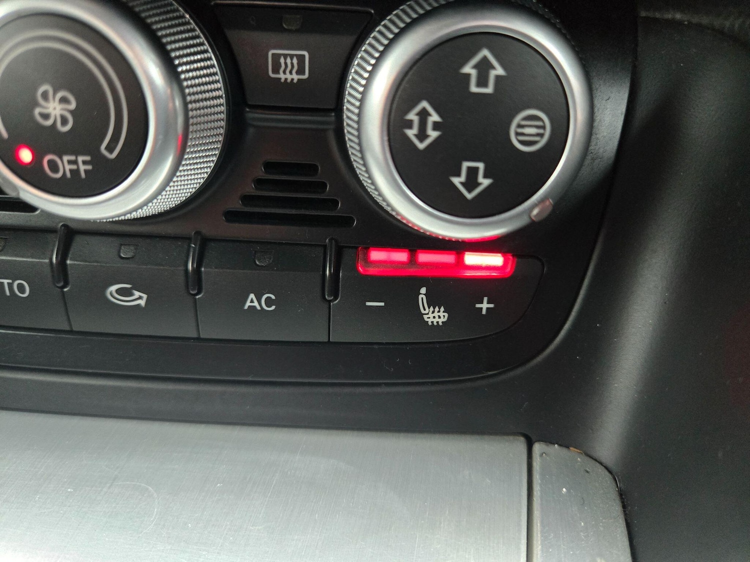 Used Audi TT 2011 for sale - 77279398: Photo 24